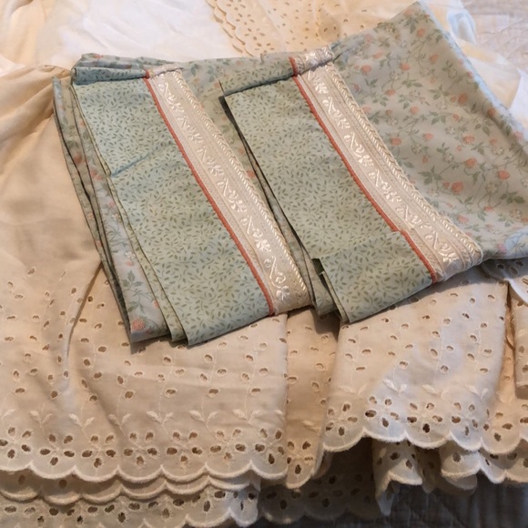 Wamsutta Bedding Vintage Shabby Boho Twin Eyelet Dust Bed Ruffle